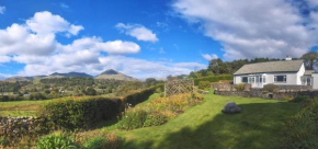 Hollace, Lake District bungalow with hot tub and stunning views